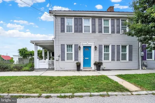 136 S Main St, Shrewsbury