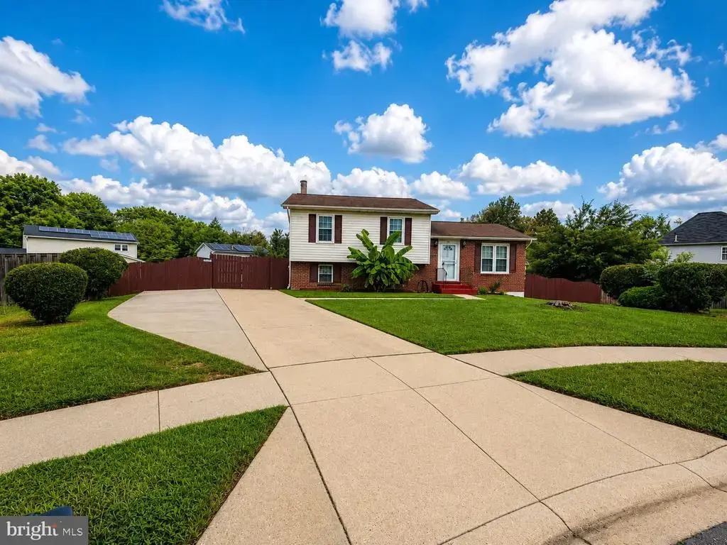 206 Mountain View Ct, HYATTSVILLE