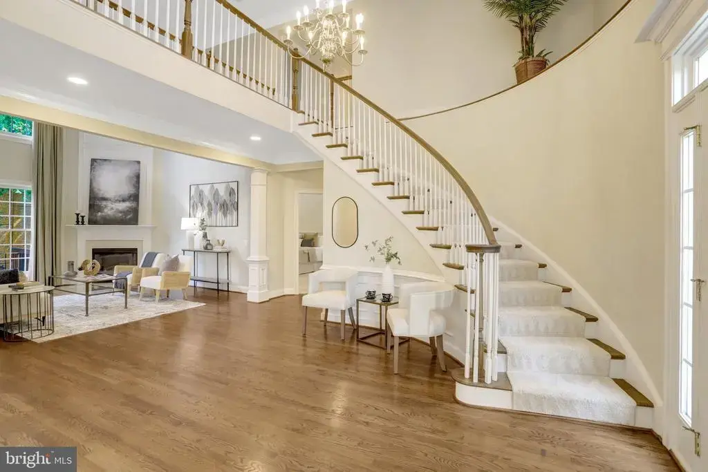 6276 Kingfisher Ln, ALEXANDRIA