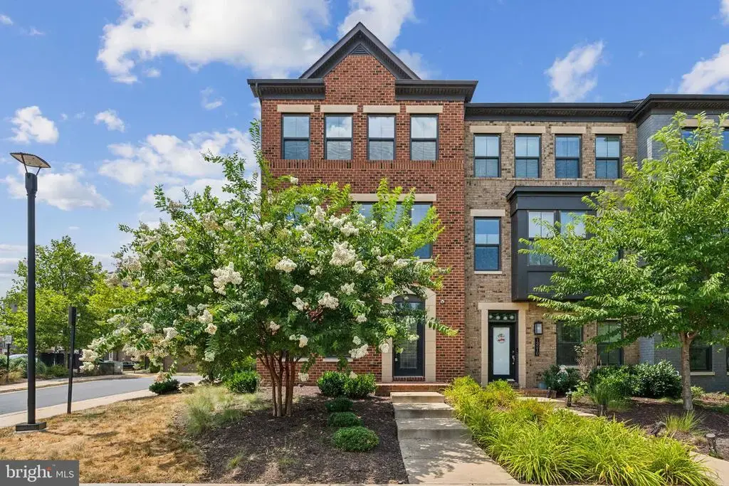 13212 Woodland Park Rd, HERNDON