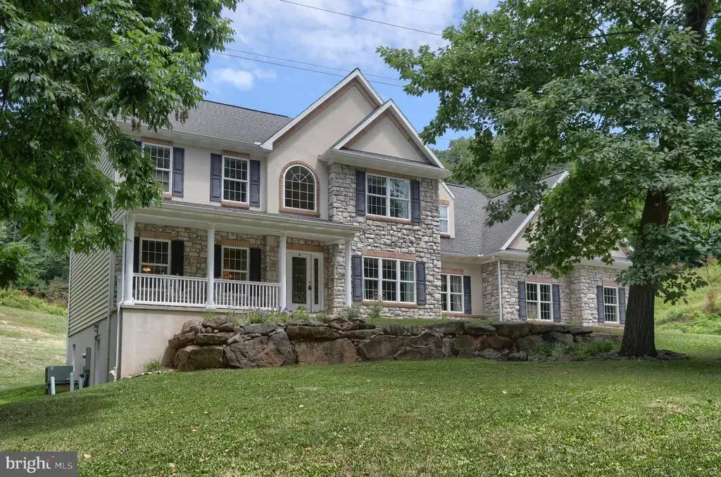 304 Iron Valley Dr, LEBANON