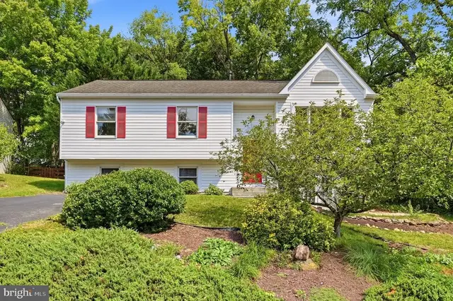 300 Pembridge Dr, Winchester
