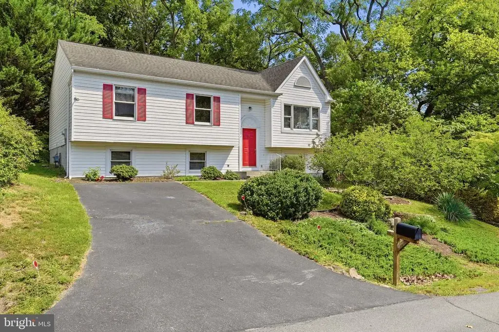 300 Pembridge Dr, WINCHESTER
