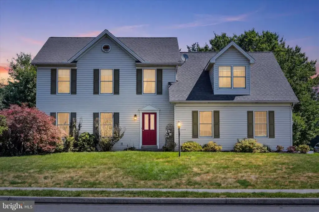 1153 Fleming Dr, MECHANICSBURG