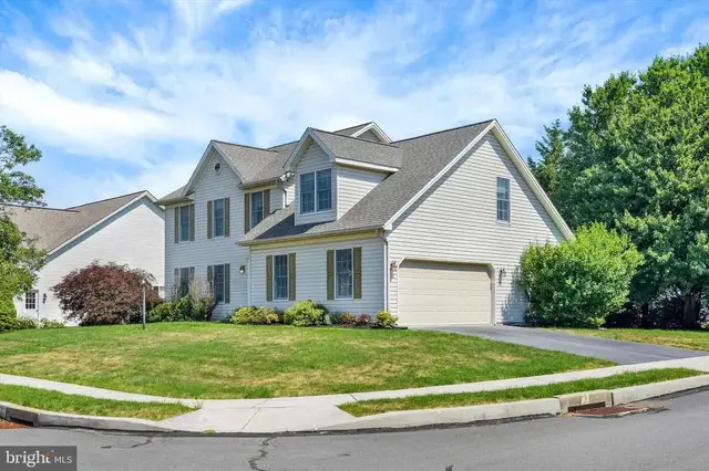 1153 Fleming Dr, Mechanicsburg