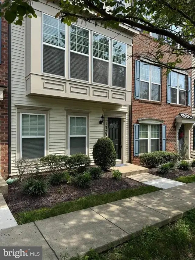 13230 Shawnee Ln #102, Clarksburg