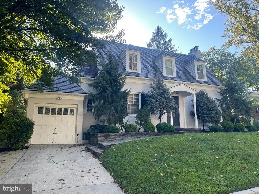 8201 Larry Pl, CHEVY CHASE