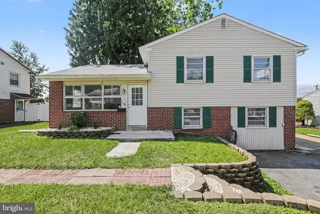 128 Henry Rd, Enola