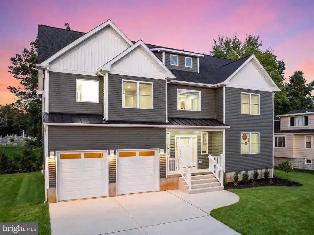 206 E Camden Ave, MOORESTOWN