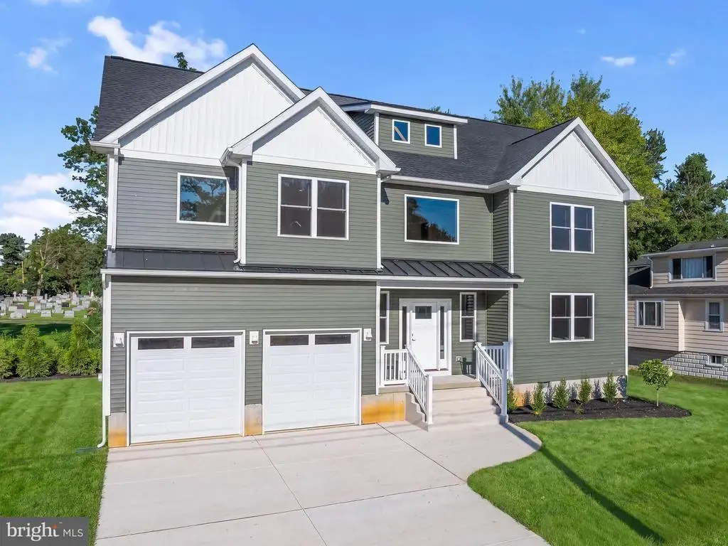 206 E Camden Ave, MOORESTOWN