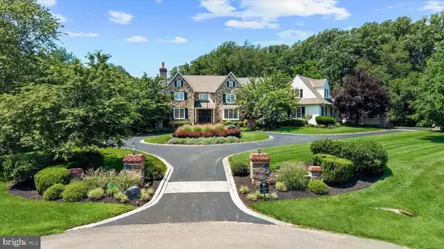 9 Centre Ct, Wilmington