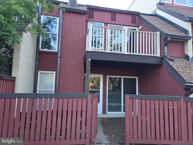 8021 Pantano Pl #18, Alexandria