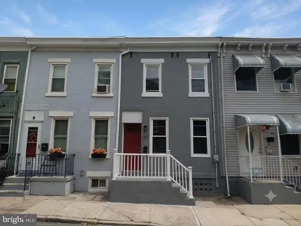 42 Oak St, TRENTON