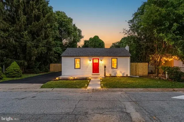 702 East Ave, New Castle
