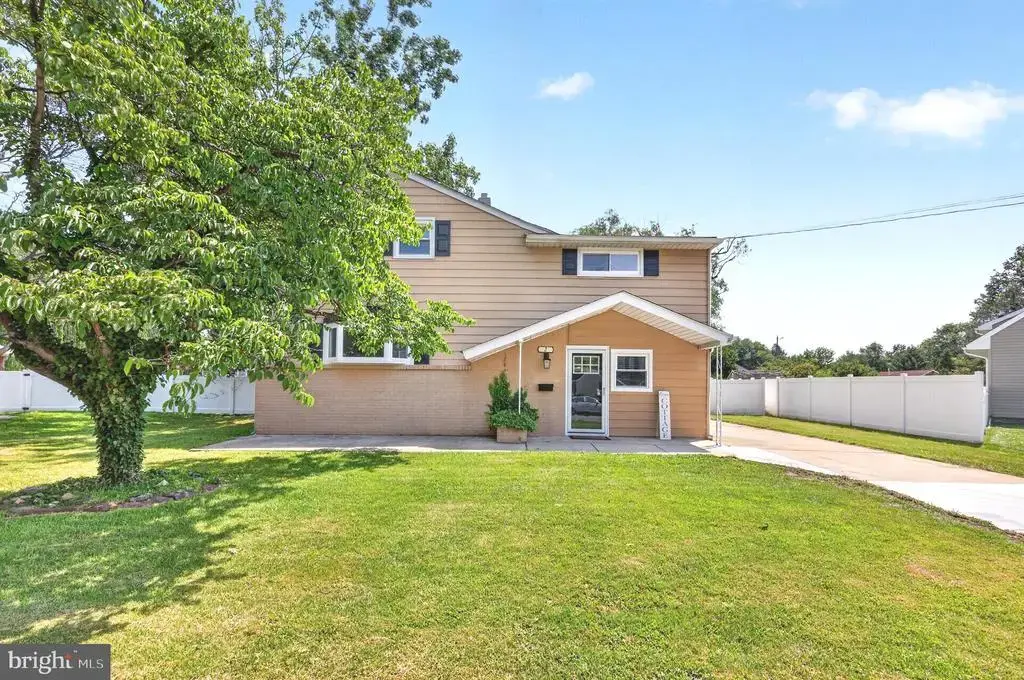 2 Paterson Ave, PENNSVILLE