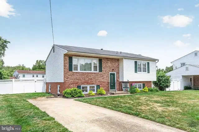 4130 Bassett Ct, Dumfries