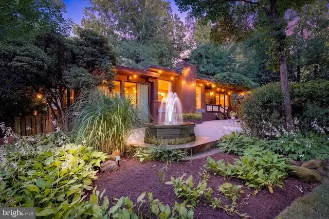 1169 Latrobe Dr, Annapolis