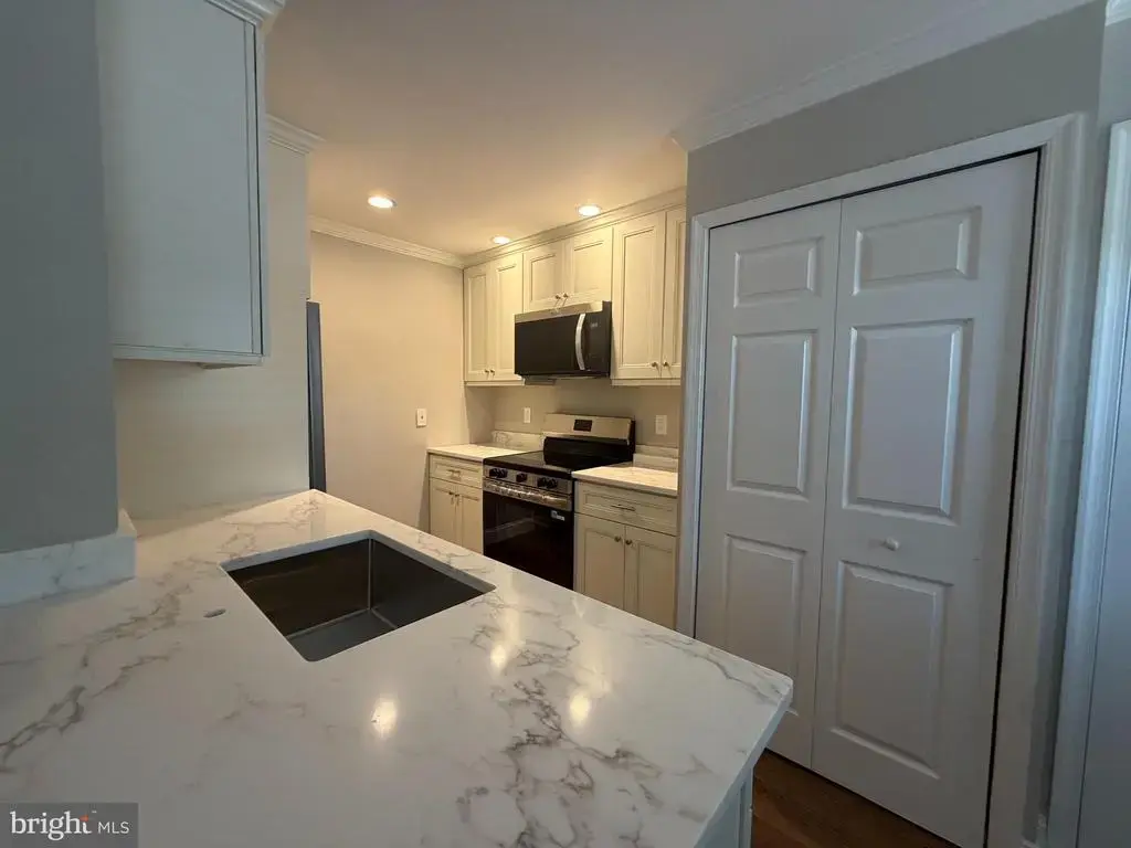 403 S Main St #105, DOYLESTOWN