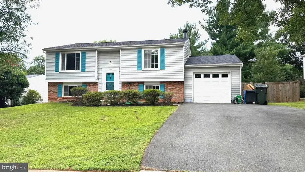 3012 Summershade Ct, HERNDON