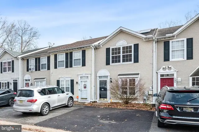 133 Creekside Ct, Newark