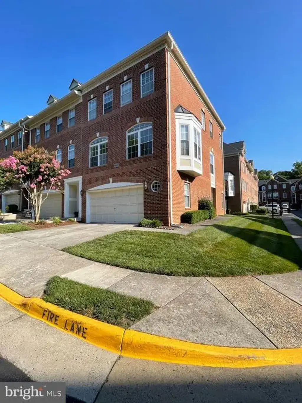 20381 Fallsway Ter, STERLING
