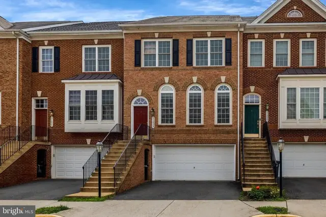 21829 Ladyslipper Sq, Ashburn