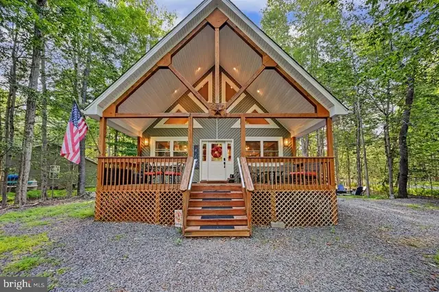 5376 Conoquenissing Dr, Pocono Lake