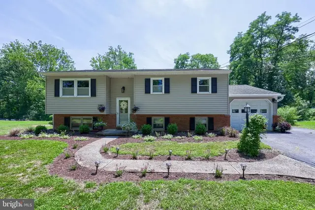 3356 Turnpike Rd, Elizabethtown
