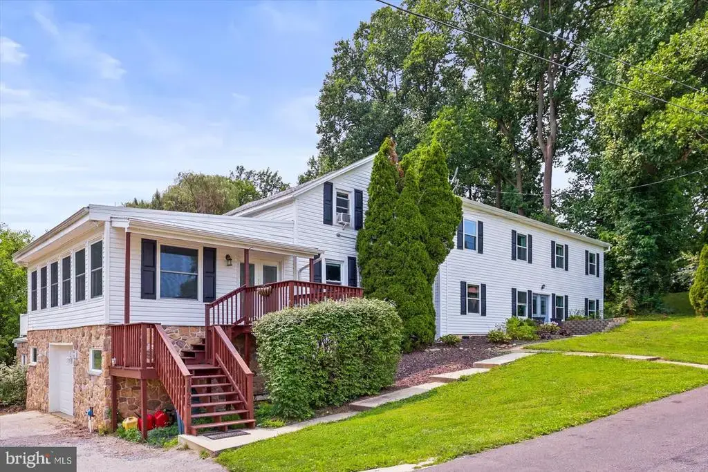 1025 Gebhart Rd, WINDSOR