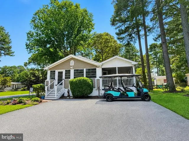 33502 Lakeshore Cir #2833, Long Neck