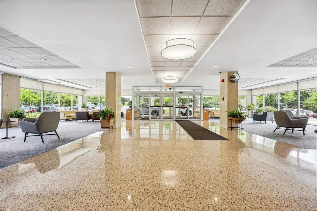 10500 Rockville Pike #122, NORTH BETHESDA