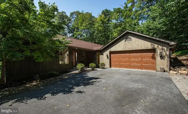 4728 Great Oak Ln, Harrisburg