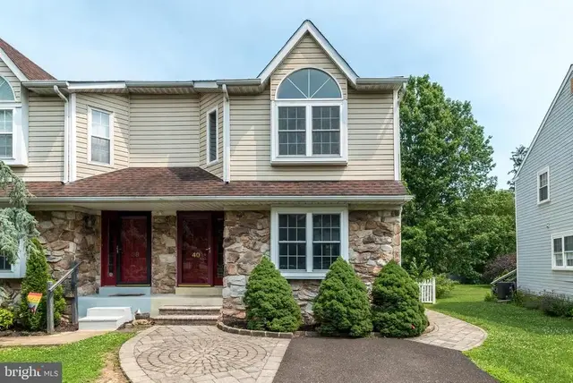 40 Pearl Dr, Doylestown