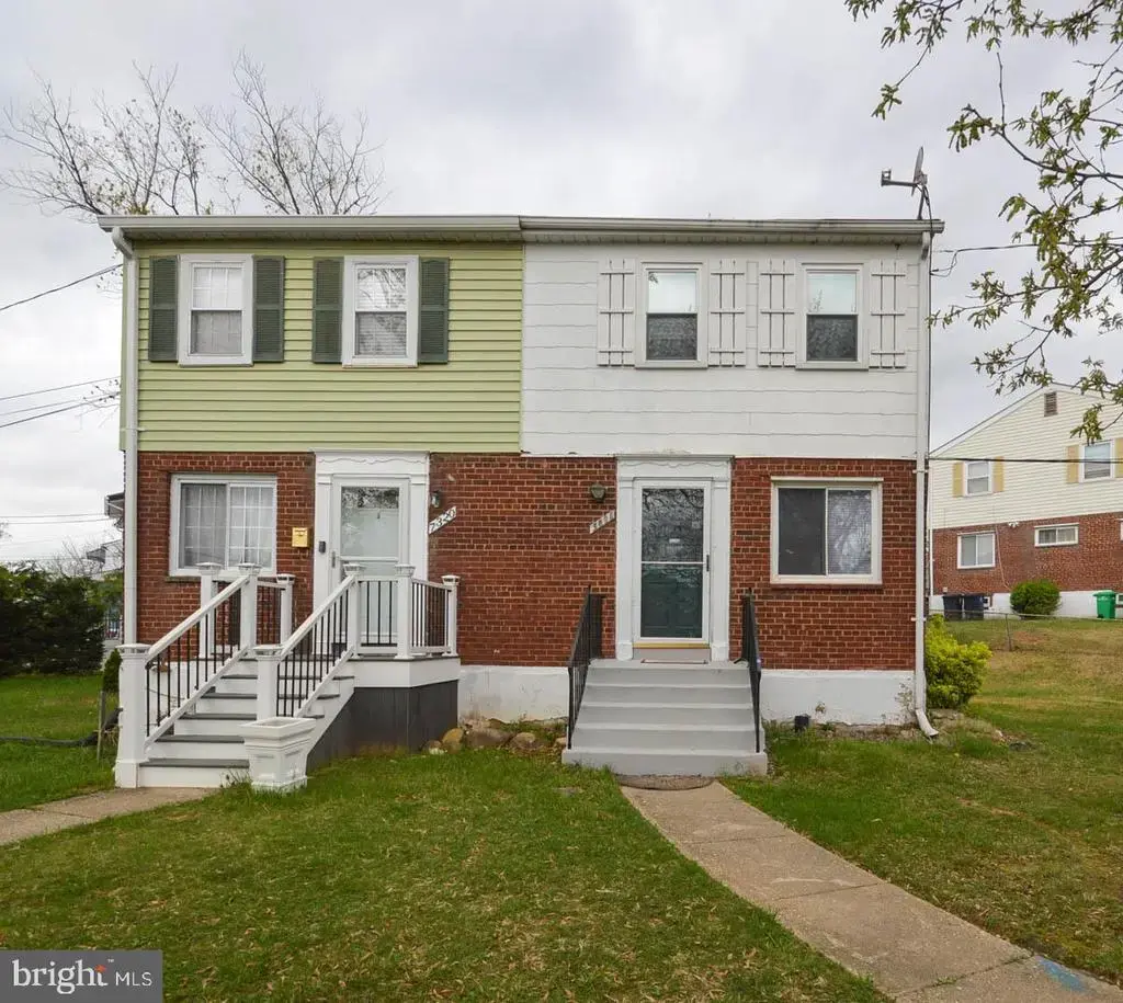 5000 Surrey Ln, HYATTSVILLE