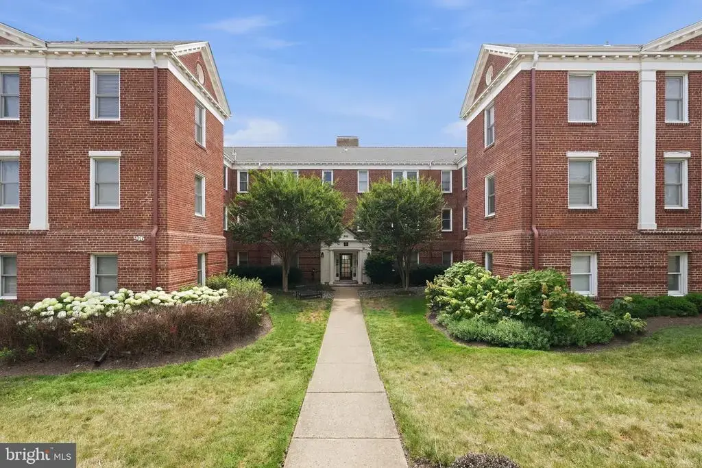 906 S Washington St S #307, ALEXANDRIA