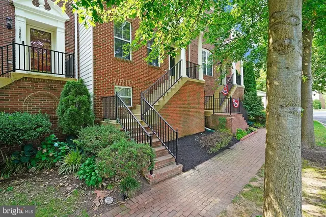 13863 Palisades St, Woodbridge