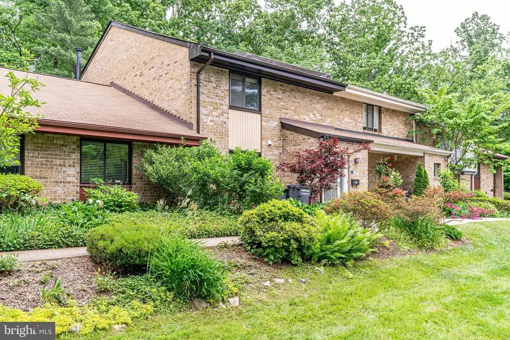 11016 Saffold Way, RESTON