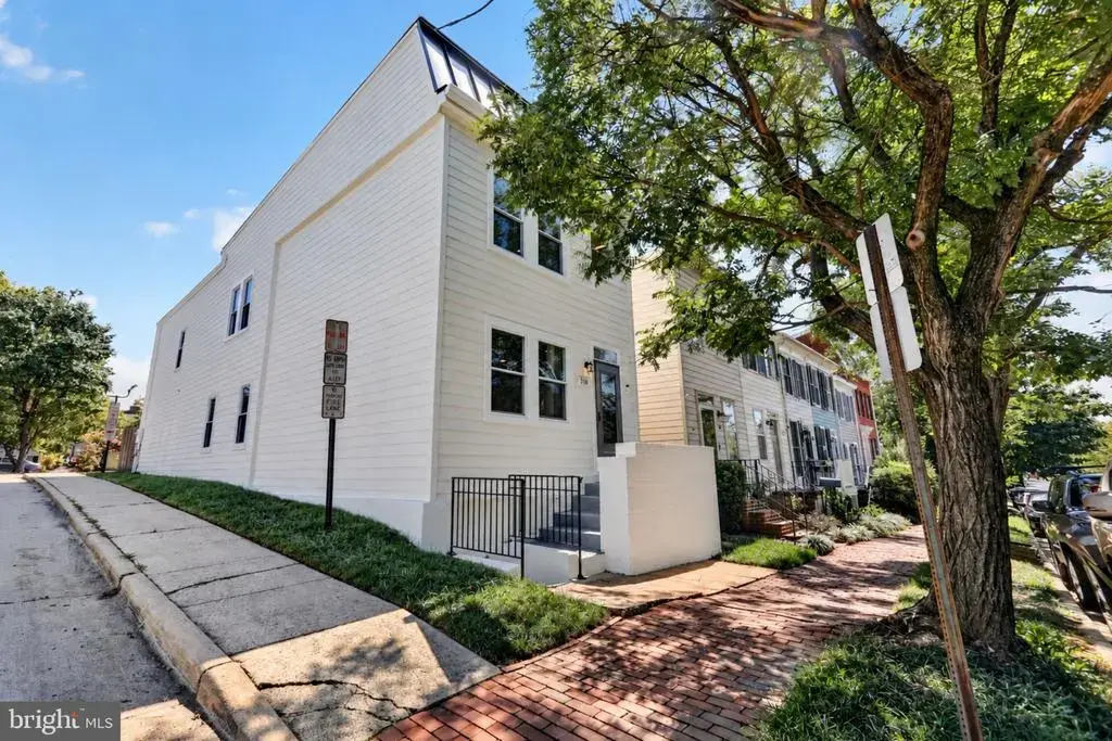 310 S Alfred St, ALEXANDRIA