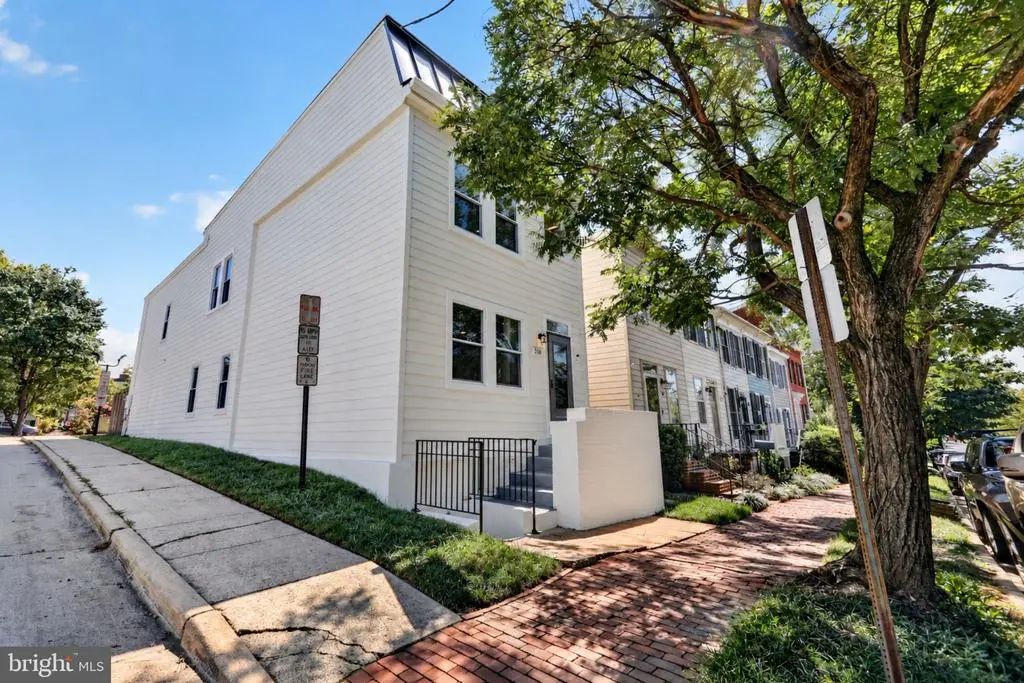310 S Alfred St, ALEXANDRIA