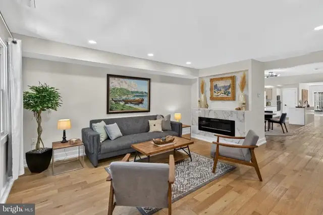 310 S Alfred St, Alexandria