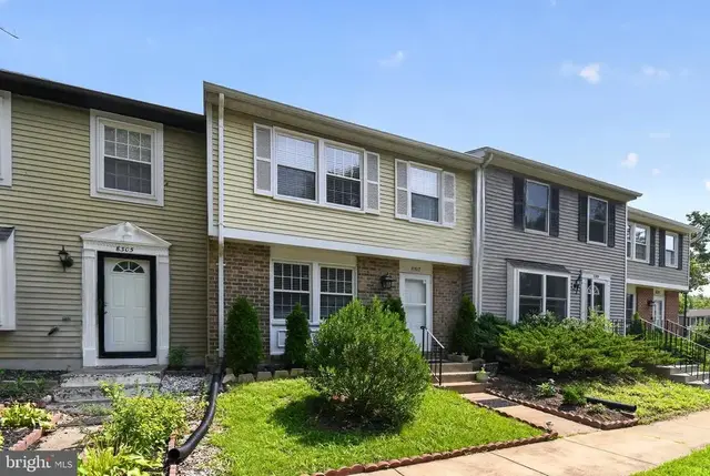 8307 Pondside Ter, Alexandria