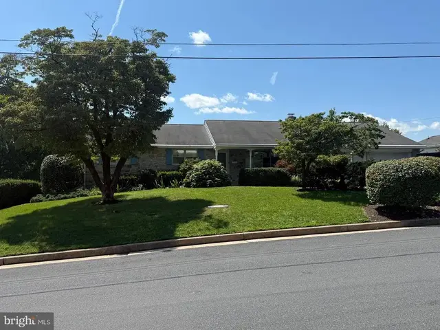 115 Sunset Ln, Boyertown