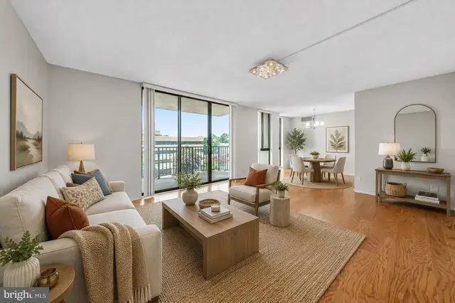 6800 Fleetwood Rd #313, Mclean