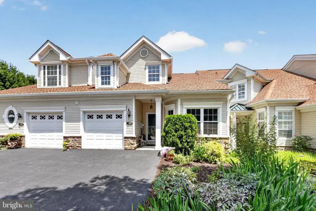 18 Dresner Cir, UPPER CHICHESTER