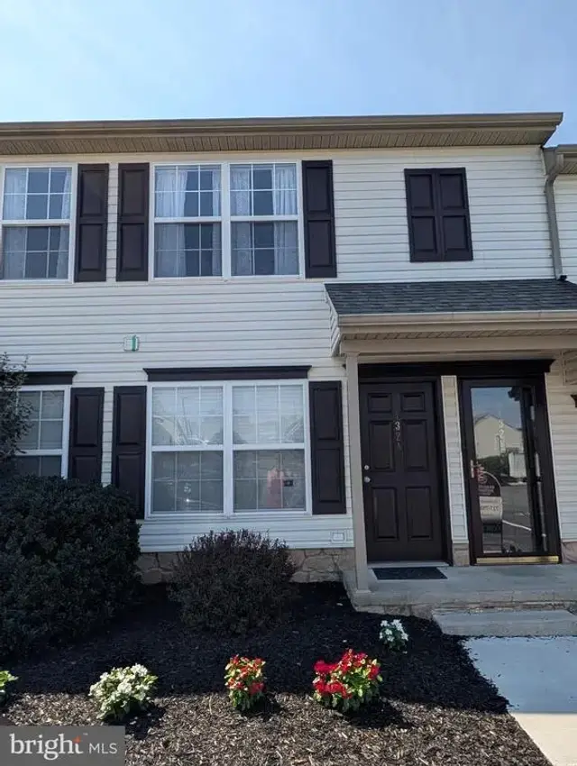 432-b Buttonwood Ln #432b, York