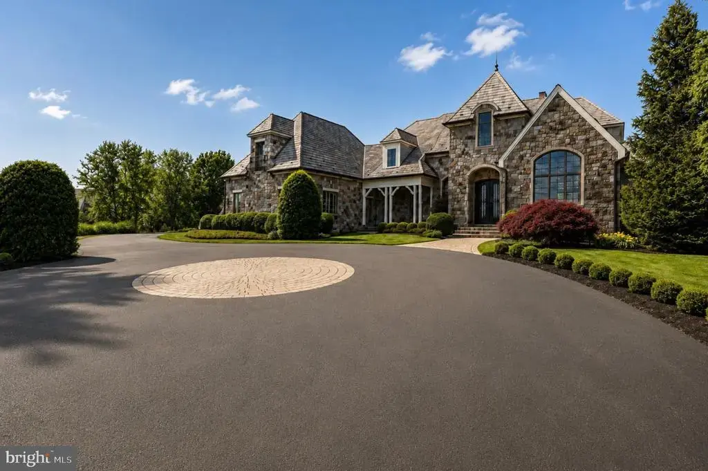 22786 Creighton Farms Dr, LEESBURG