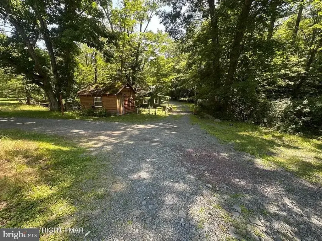 111 Rippling Brook Rd, CANADENSIS