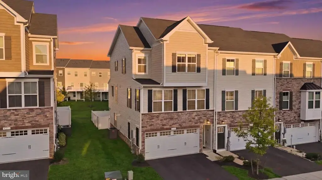 8115 Primrose Ln, LAUREL