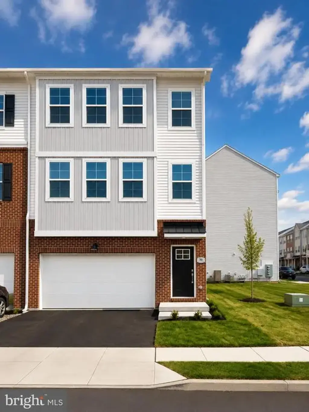 56 Continental Way, BRIDGEPORT