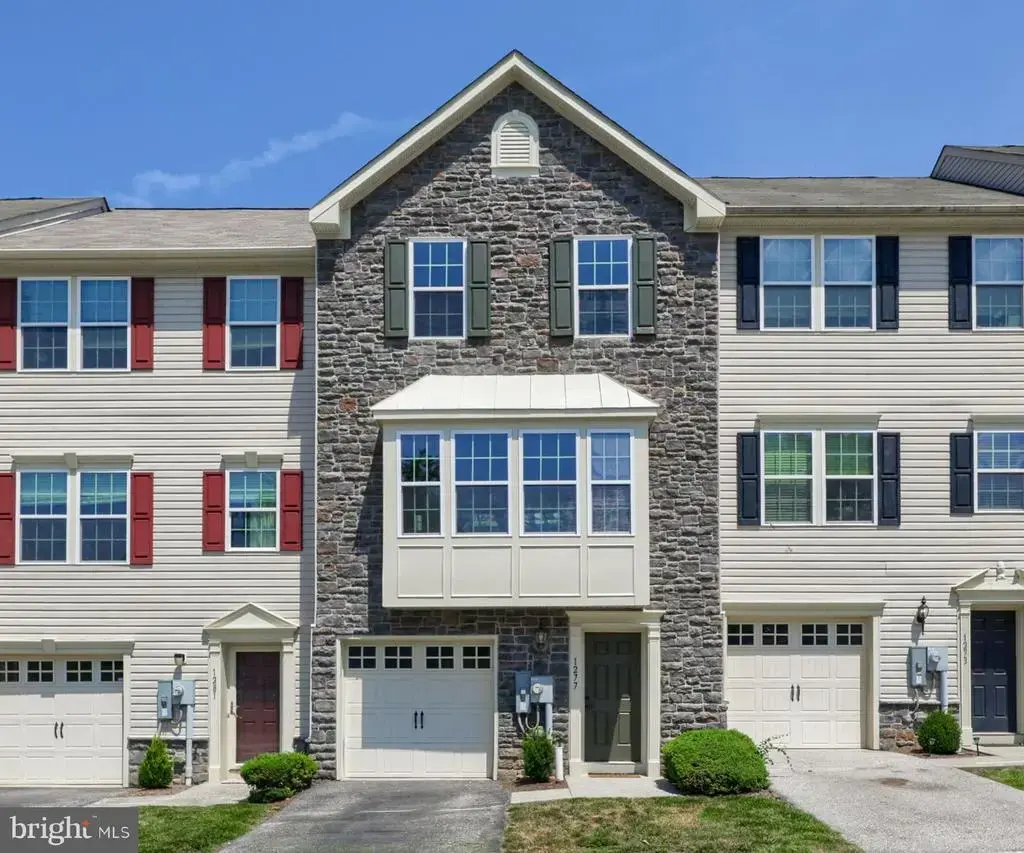 1277 Stonehaven Way, YORK